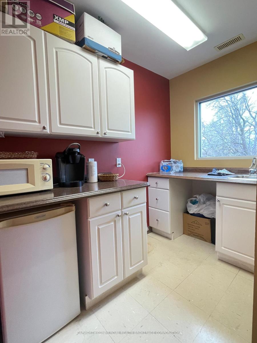 201 - 722 Pitt Street, Cornwall, Ontario K6J 3R9 - Photo 9 - X12540520