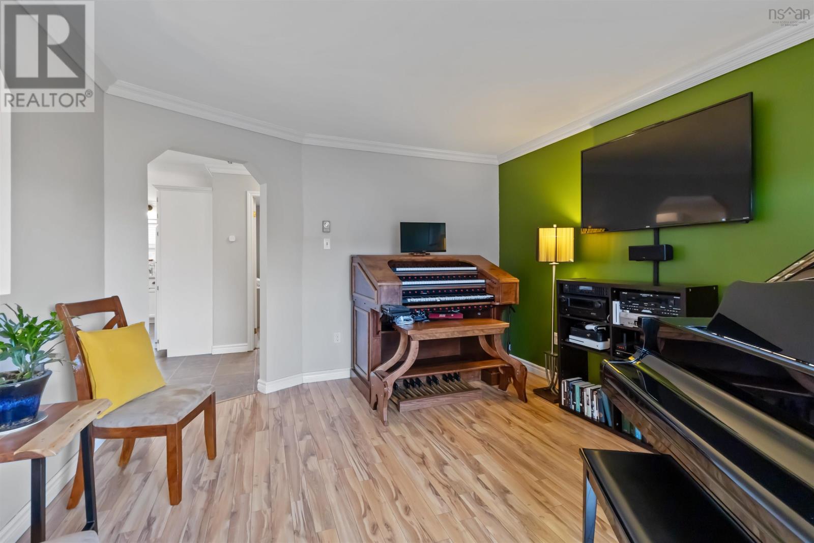 Property at 7 Laurelcrest Drive image 5