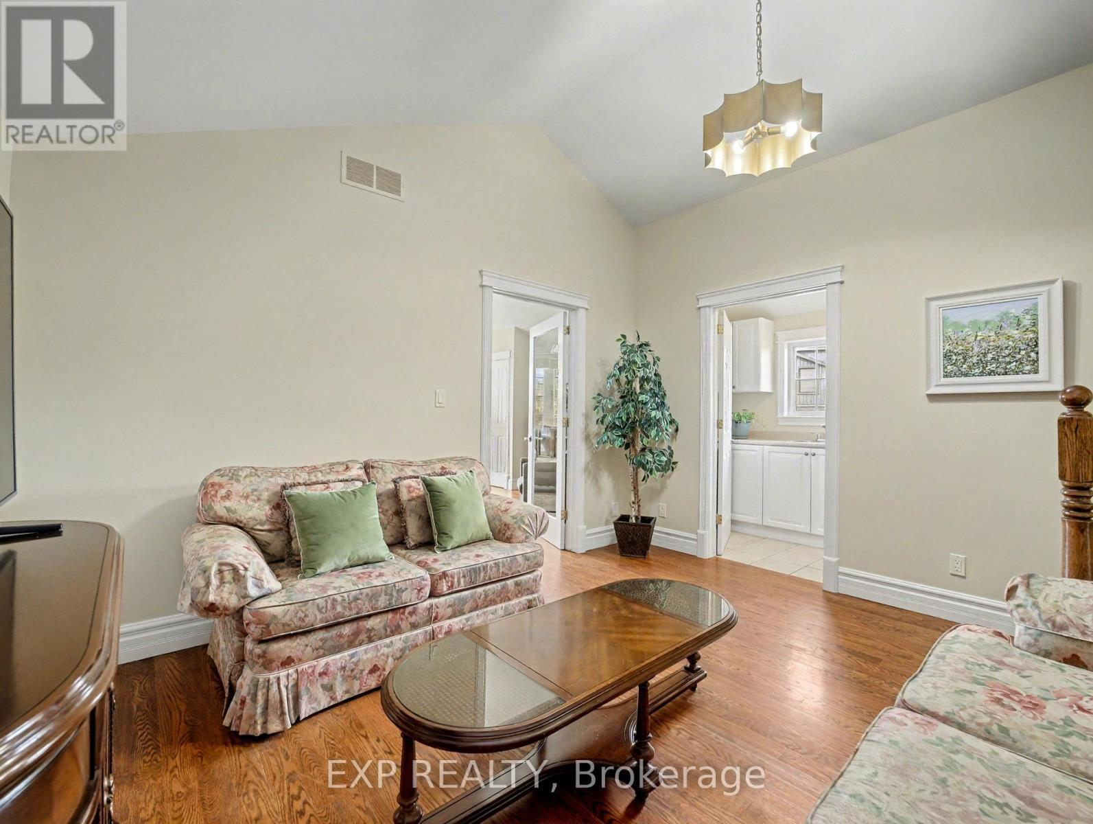 685 Beach Boulevard, Hamilton, Ontario  L8H 6Y5 - Photo 17 - X12540210