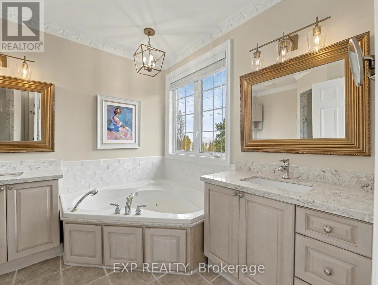 685 Beach Boulevard, Hamilton, Ontario  L8H 6Y5 - Photo 27 - X12540210