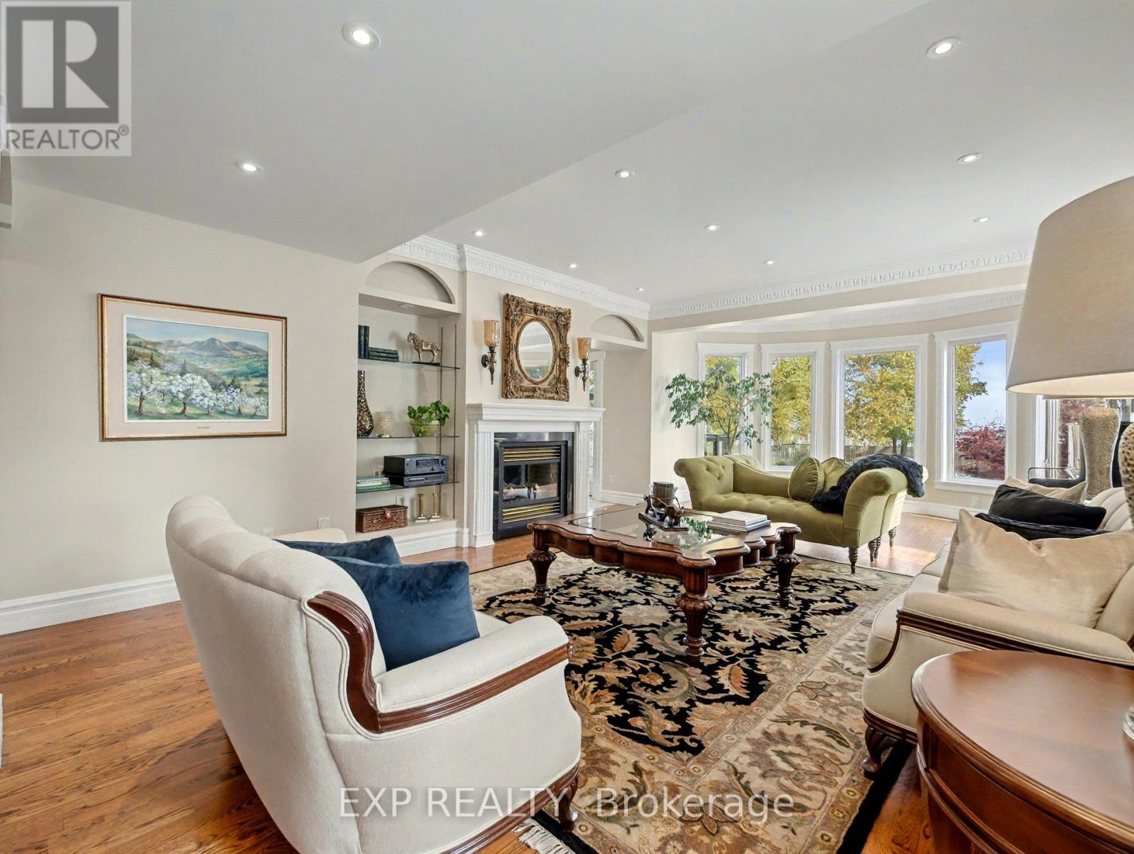 685 Beach Boulevard, Hamilton, Ontario  L8H 6Y5 - Photo 3 - X12540210