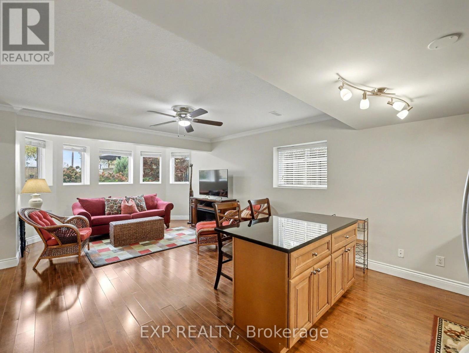 685 Beach Boulevard, Hamilton, Ontario  L8H 6Y5 - Photo 34 - X12540210