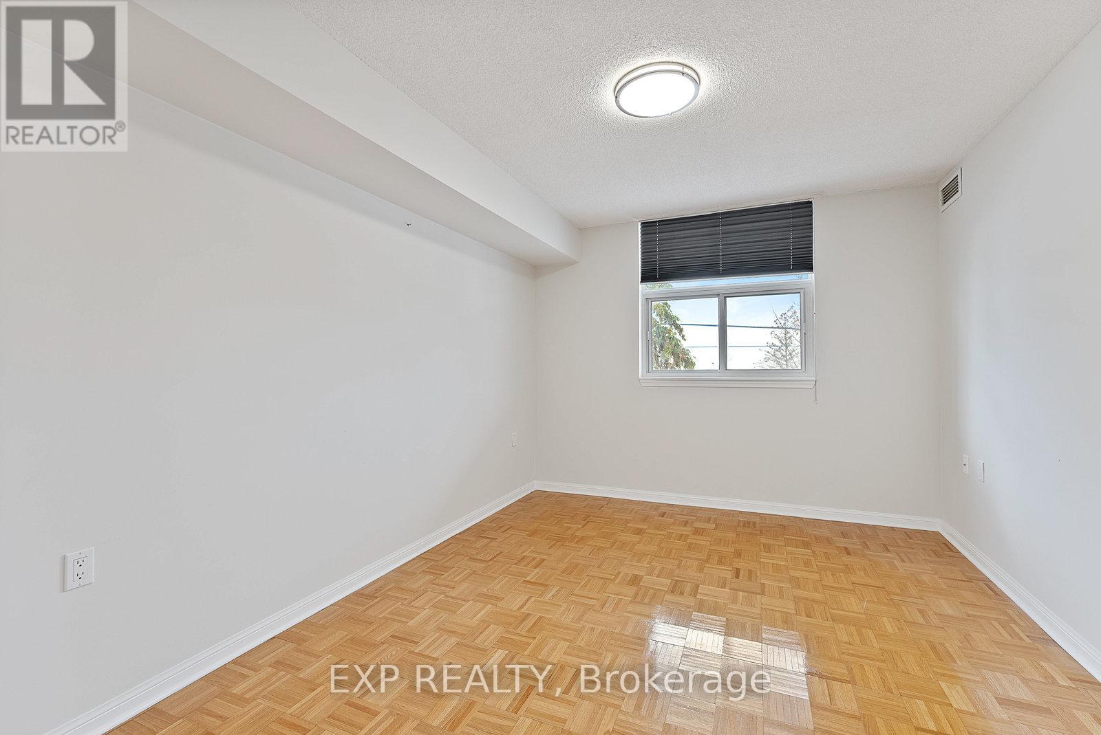 210 - 2506 Rutherford Road, Vaughan, Ontario  L4K 5N4 - Photo 14 - N12540134