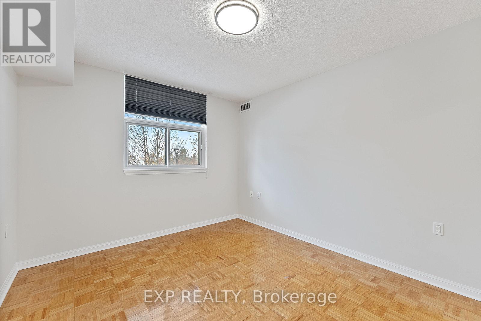 210 - 2506 Rutherford Road, Vaughan, Ontario  L4K 5N4 - Photo 15 - N12540134