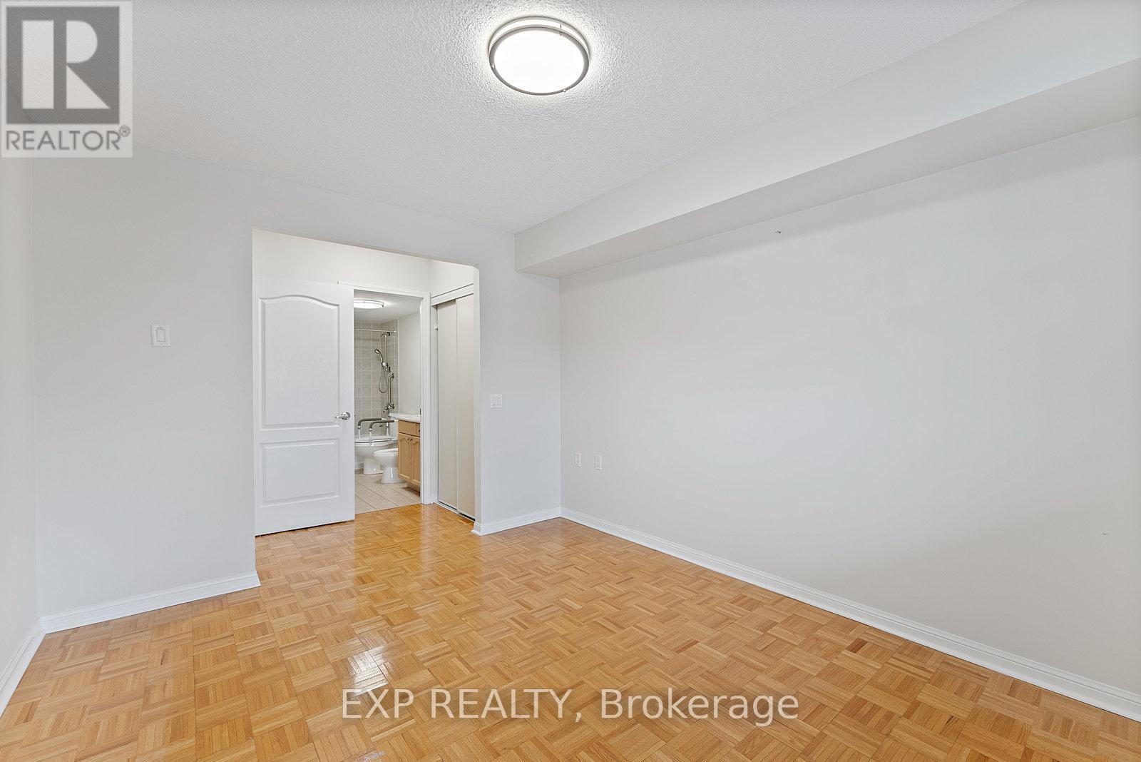 210 - 2506 Rutherford Road, Vaughan, Ontario  L4K 5N4 - Photo 16 - N12540134