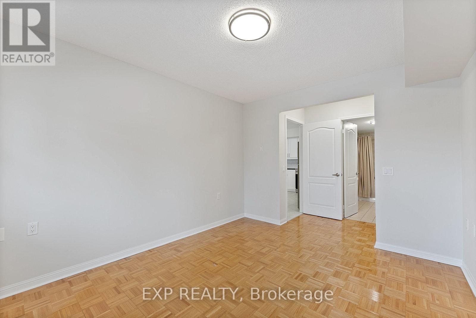 210 - 2506 Rutherford Road, Vaughan, Ontario  L4K 5N4 - Photo 17 - N12540134