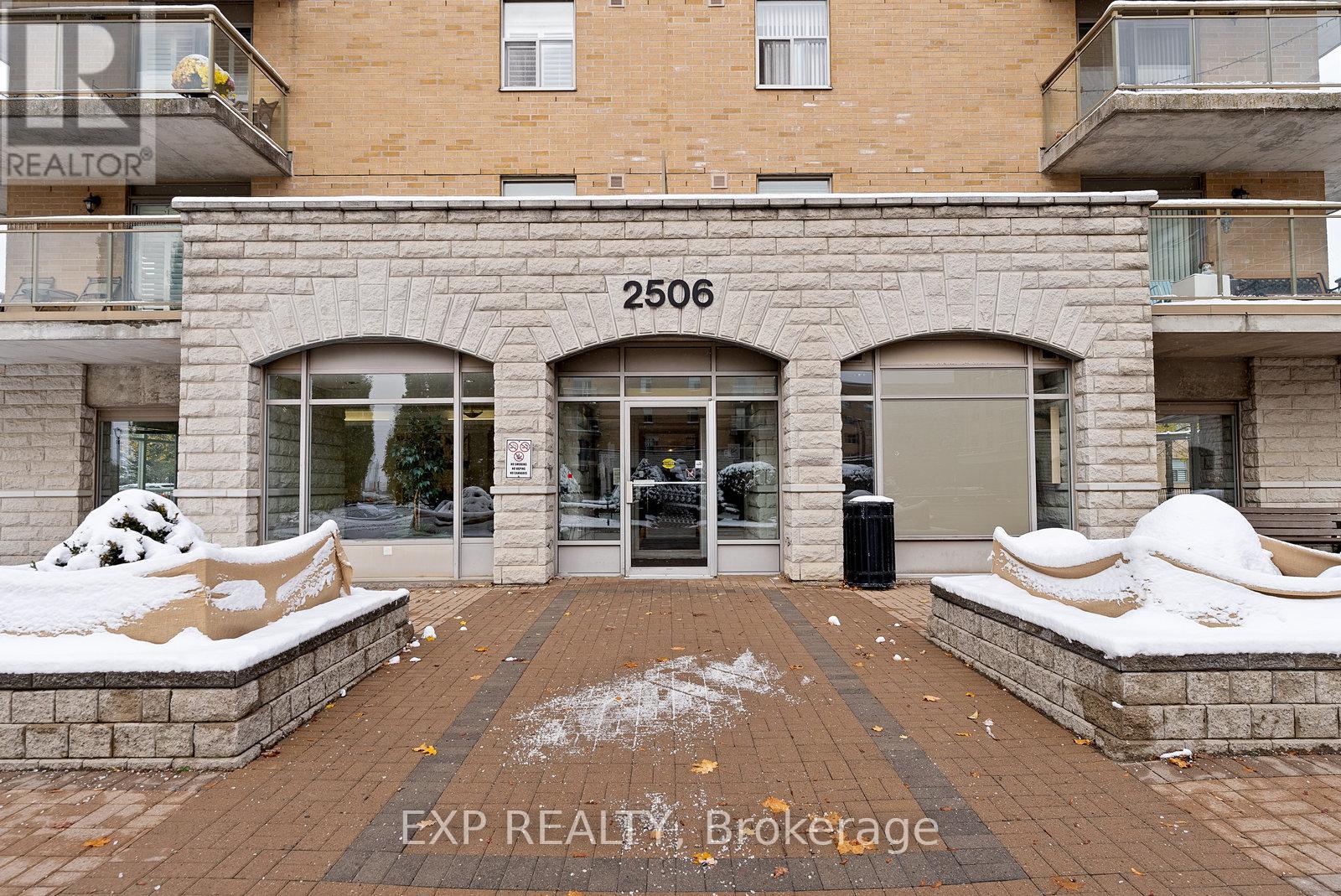 210 - 2506 Rutherford Road, Vaughan, Ontario  L4K 5N4 - Photo 34 - N12540134