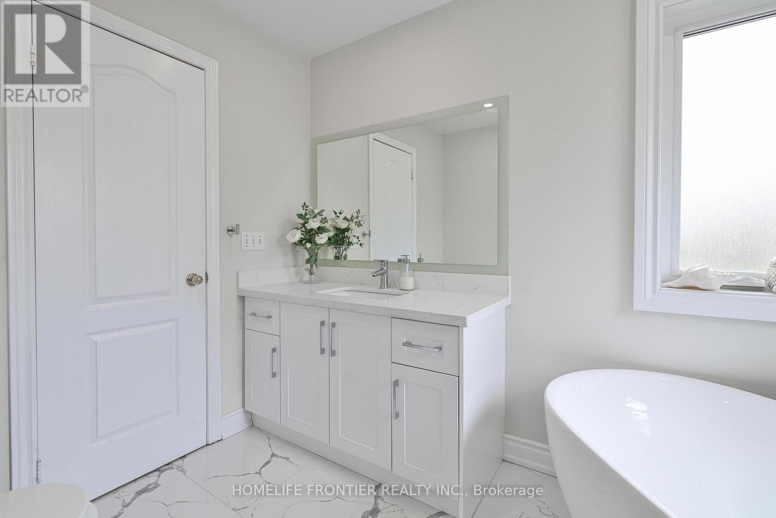 6 Raintree Crescent, Richmond Hill, Ontario  L4E 3T5 - Photo 26 - N12540158