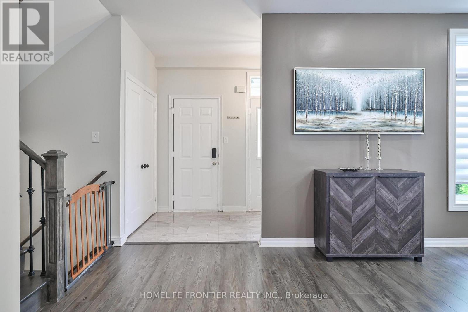 6 Raintree Crescent, Richmond Hill, Ontario  L4E 3T5 - Photo 4 - N12540158