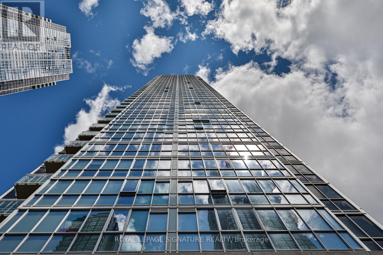 2105 - 2916 HIGHWAY 7, Vaughan, Ontario