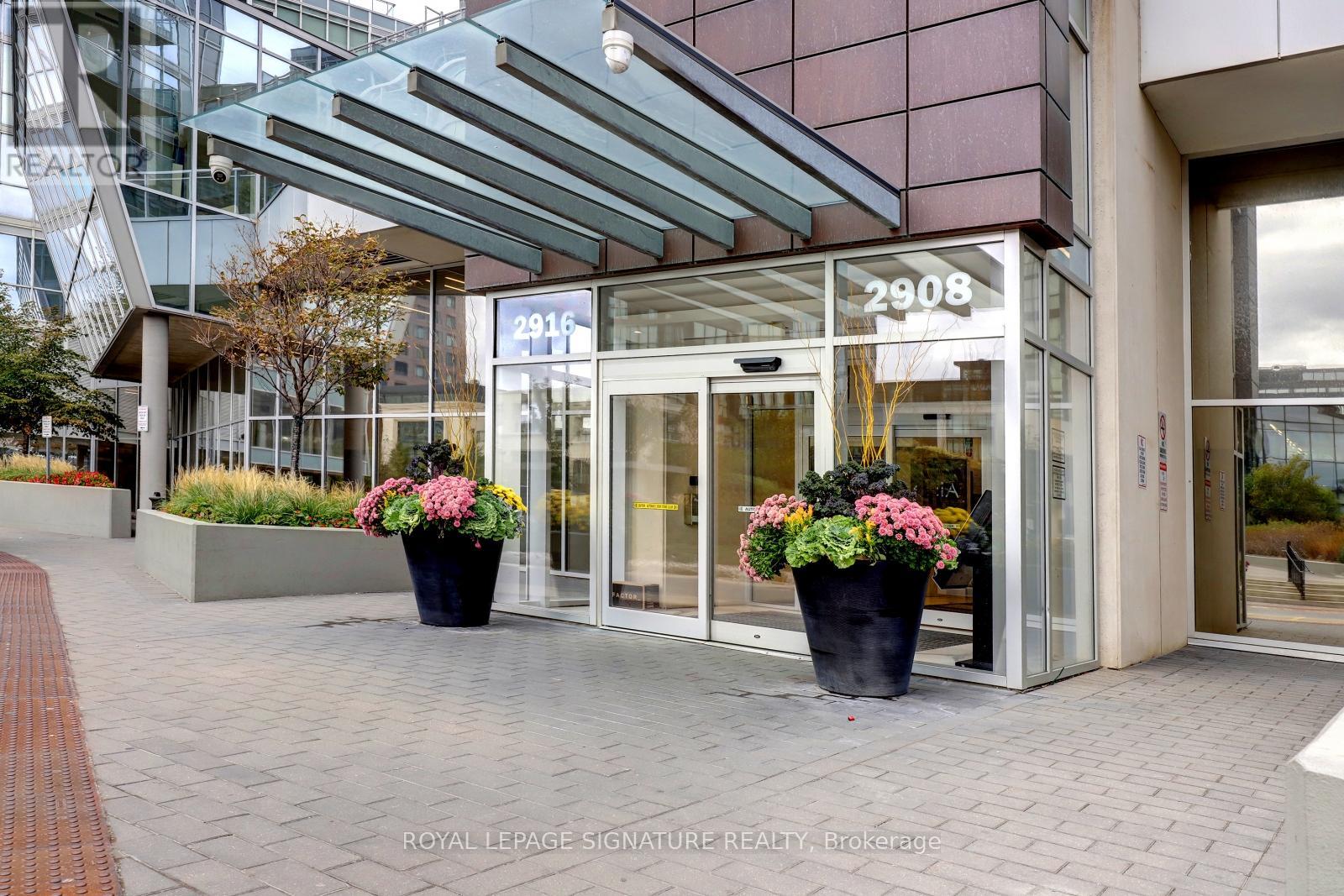 2105 - 2916 Highway 7, Vaughan, Ontario  L4K 0K6 - Photo 2 - N12540168