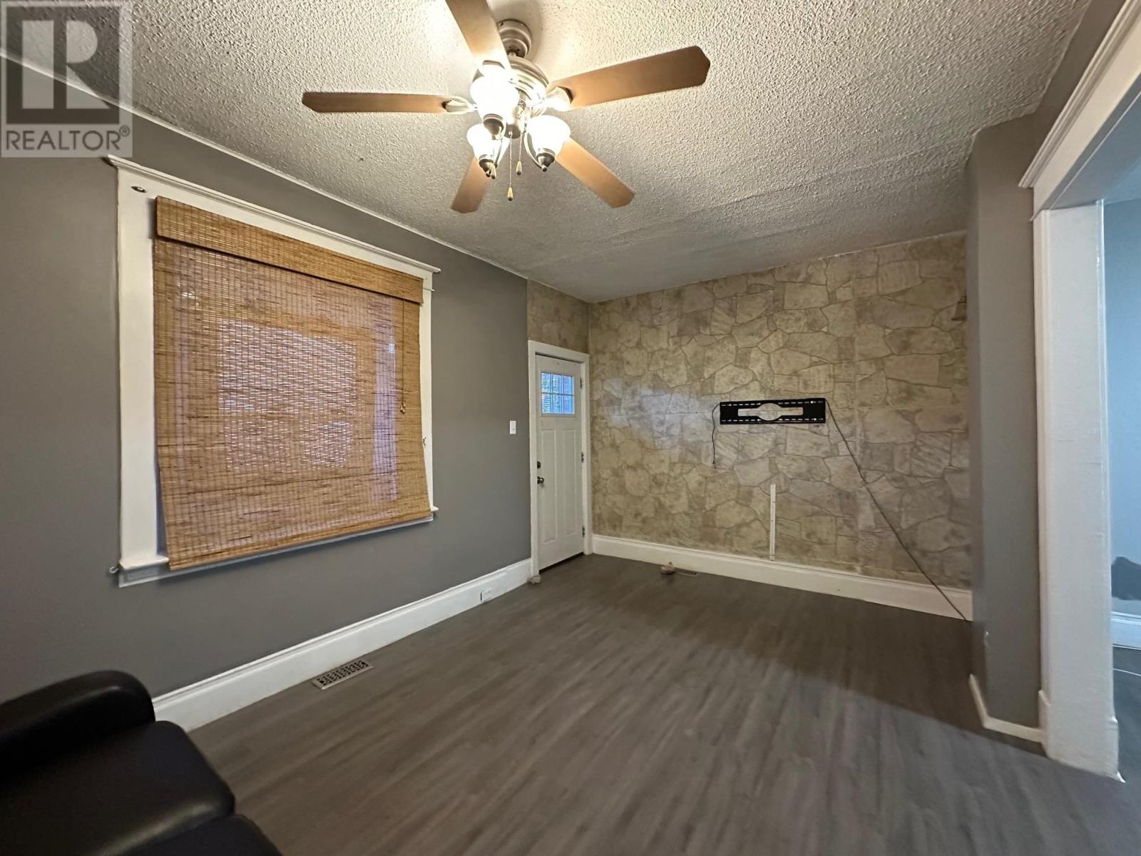 731 Simpson St, Thunder Bay, Ontario  P7C 3K2 - Photo 3 - TB253463