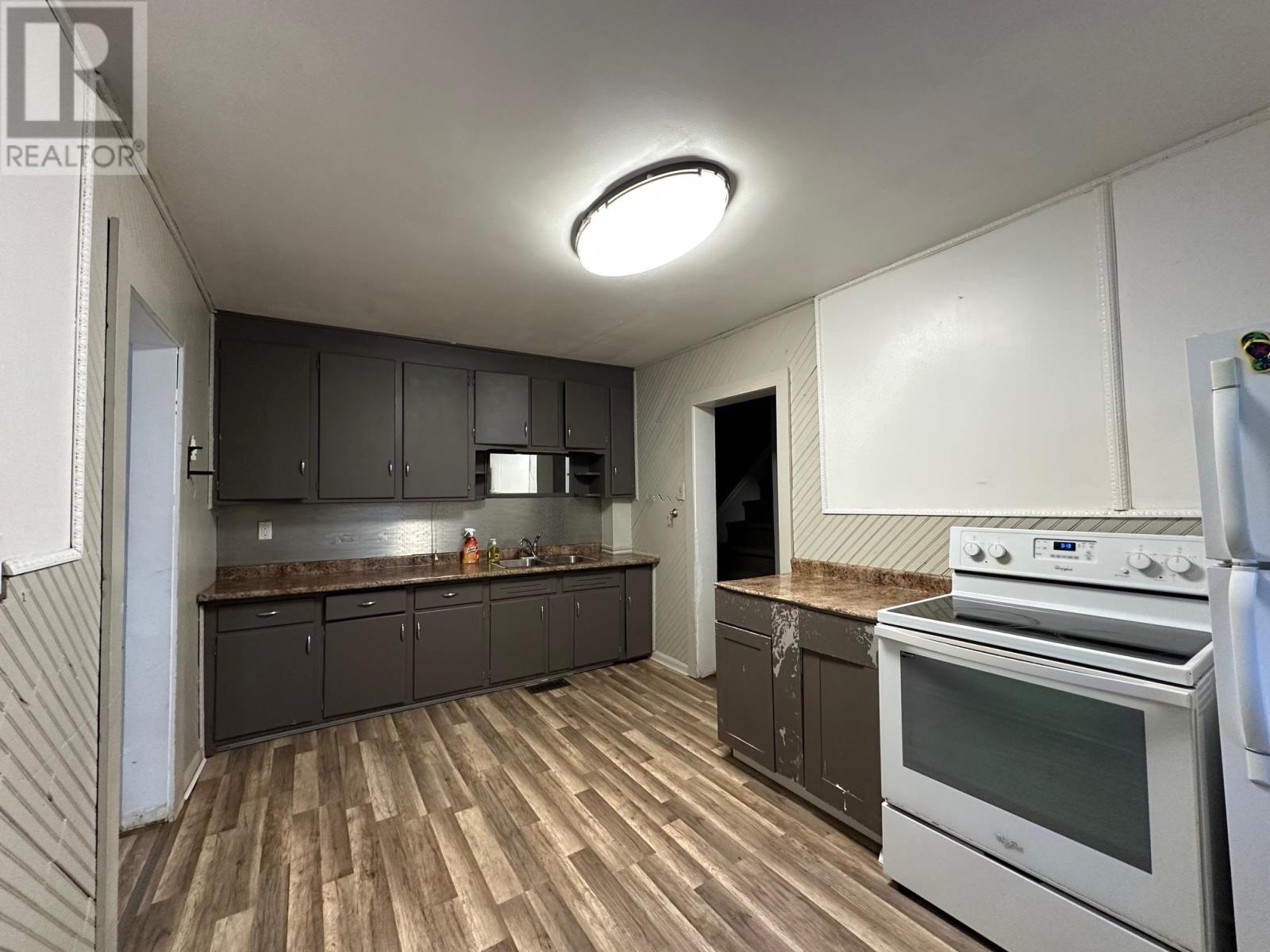 731 Simpson St, Thunder Bay, Ontario  P7C 3K2 - Photo 5 - TB253463