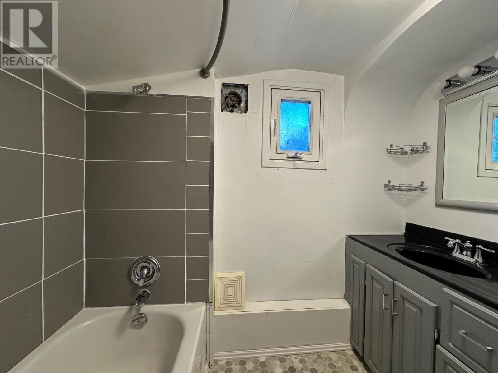 731 Simpson St, Thunder Bay, Ontario  P7C 3K2 - Photo 6 - TB253463