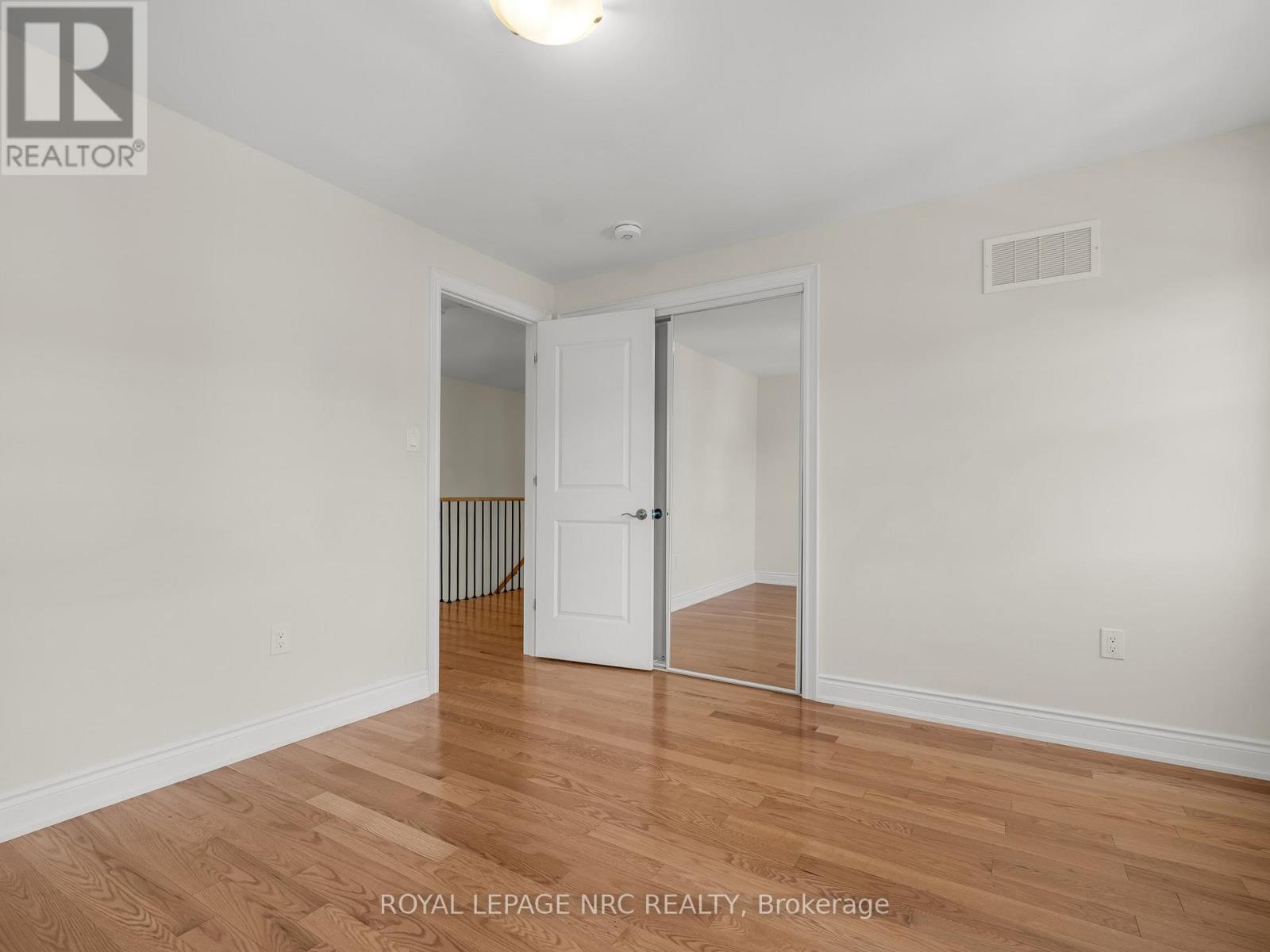 34 Windsor Circle, Niagara-On-The-Lake, Ontario  L0S 1J0 - Photo 22 - X12540264