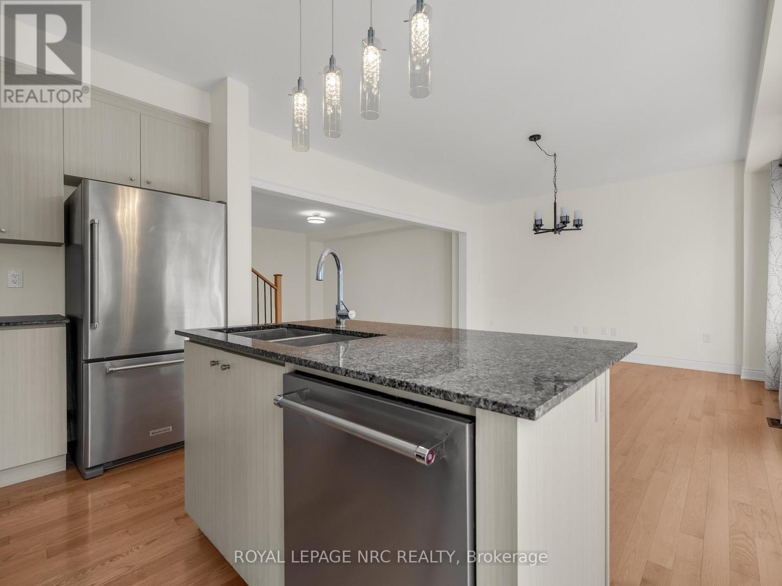 34 Windsor Circle, Niagara-On-The-Lake, Ontario  L0S 1J0 - Photo 9 - X12540264