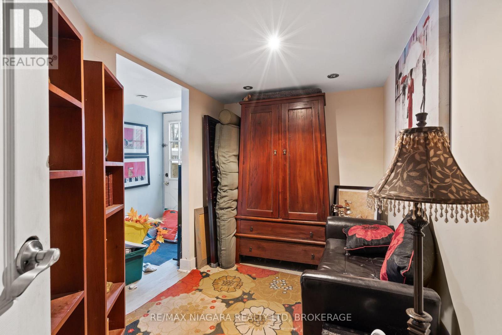 53 Marquis Street, St. Catharines, Ontario  L2R 4Y7 - Photo 12 - X12540280