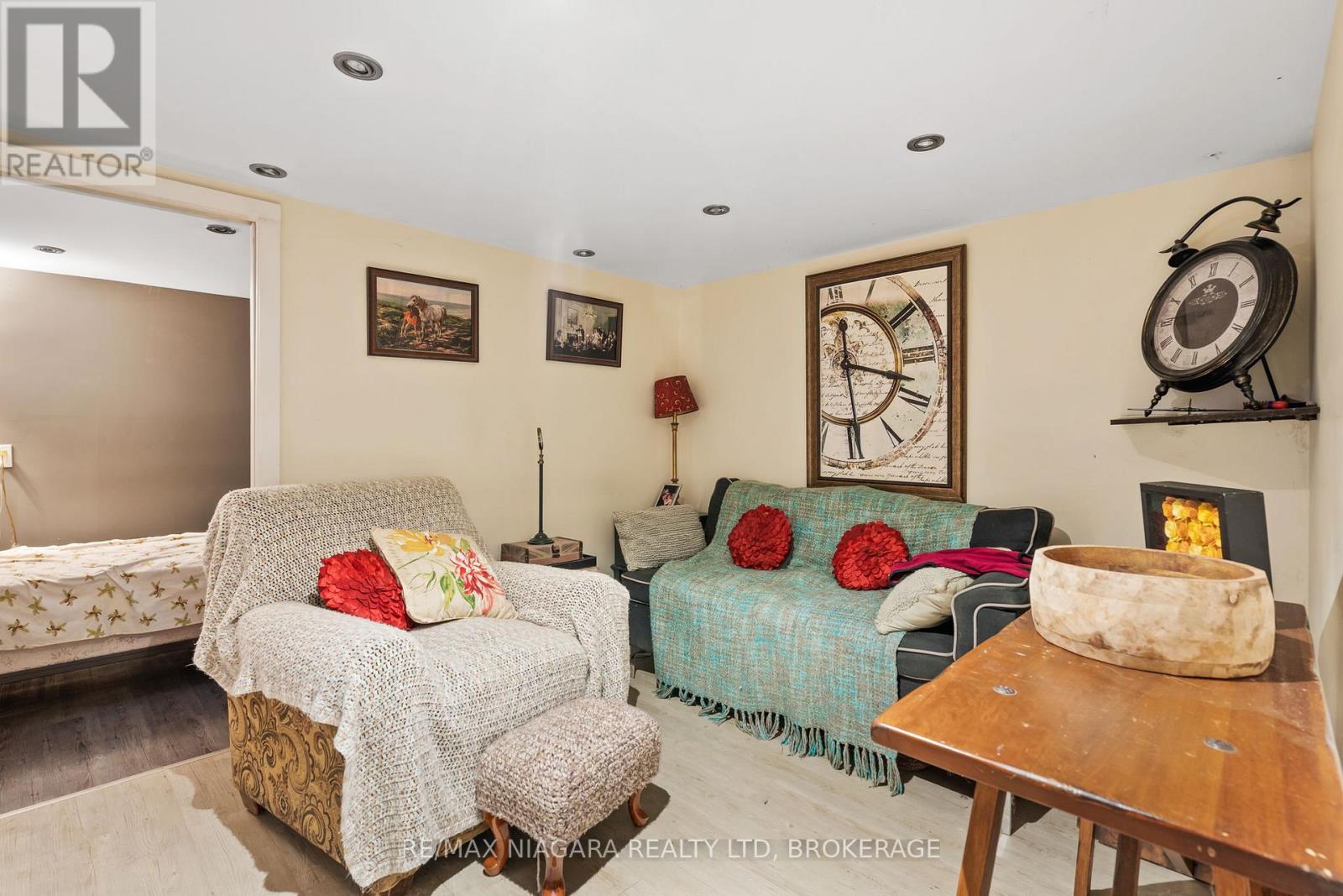 53 Marquis Street, St. Catharines, Ontario  L2R 4Y7 - Photo 13 - X12540280