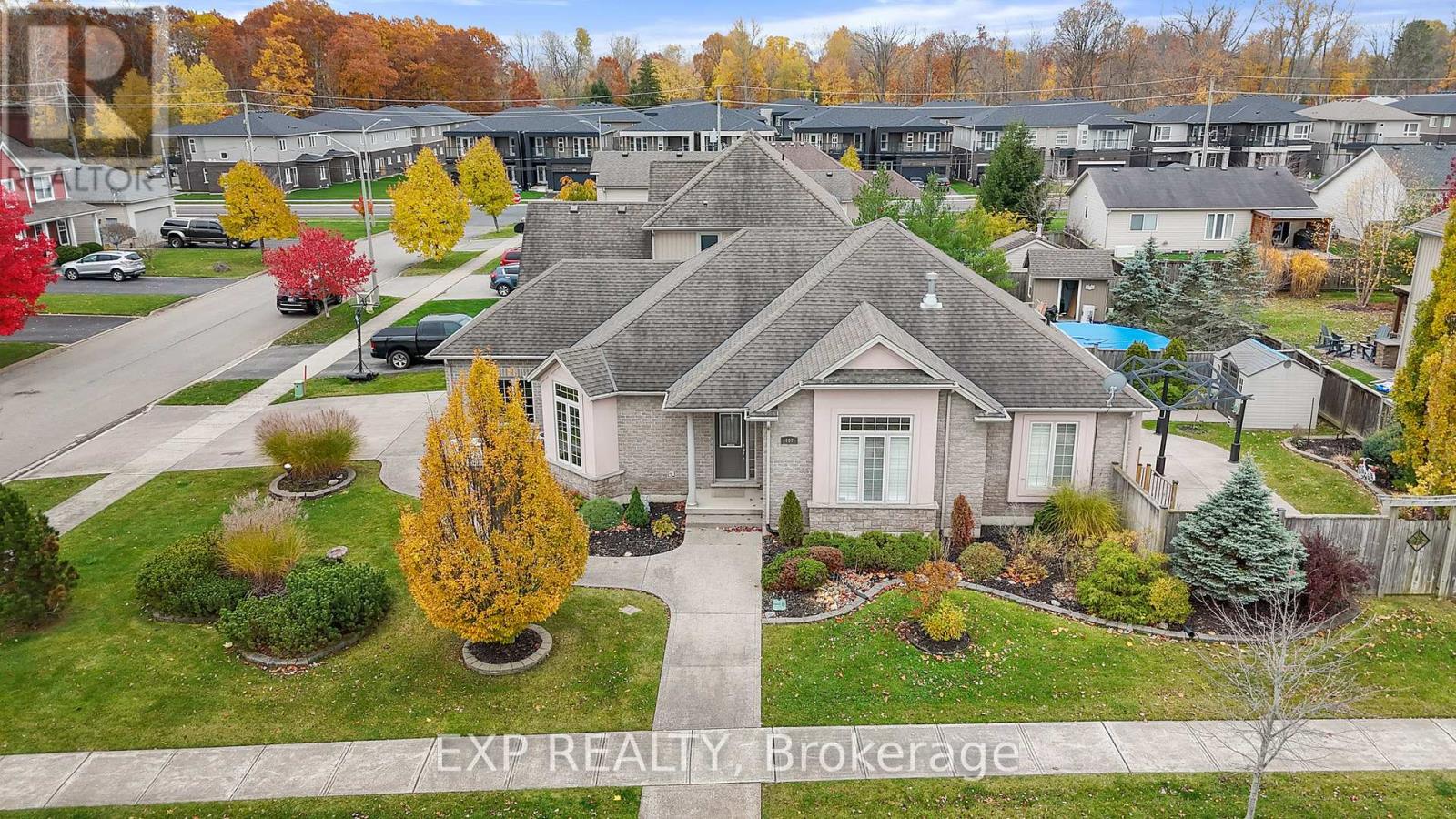 407 Barrington Court, Fort Erie, Ontario L0S 1N0 - Photo 4 - X12540354