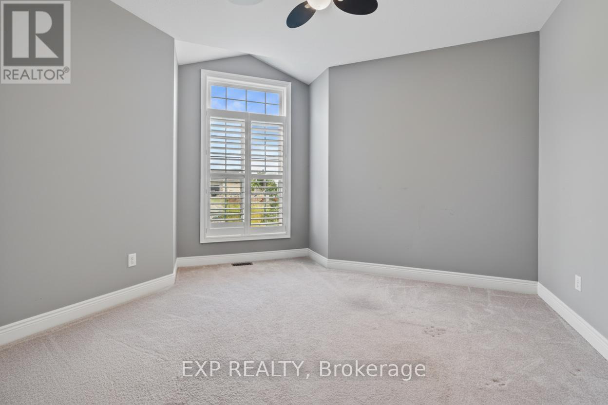 407 Barrington Court, Fort Erie, Ontario L0S 1N0 - Photo 6 - X12540354