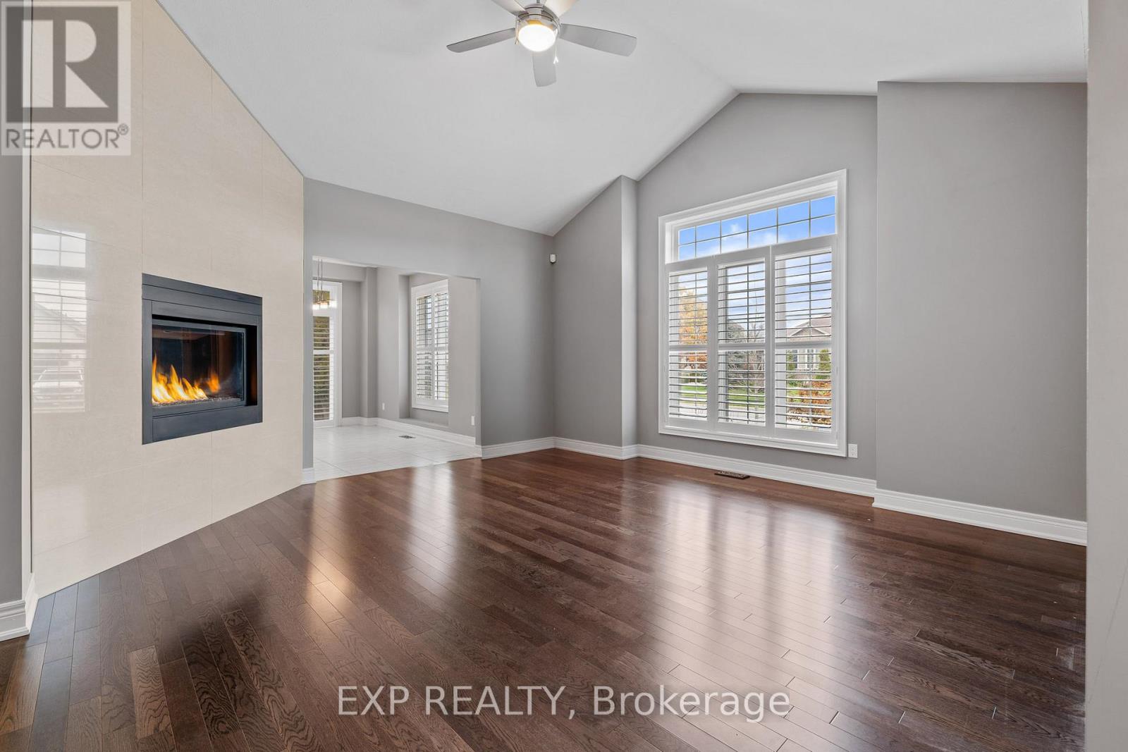 407 Barrington Court, Fort Erie, Ontario L0S 1N0 - Photo 9 - X12540354