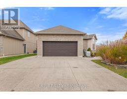 407 BARRINGTON COURT, Fort Erie, Ontario