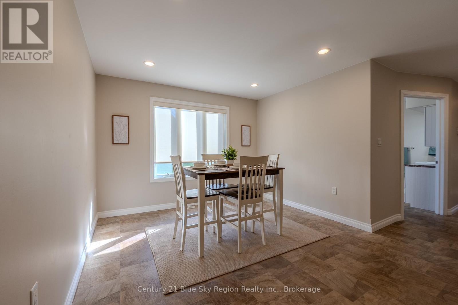 105 Third Street, West Nipissing, Ontario  P2B 3E1 - Photo 15 - X12540412