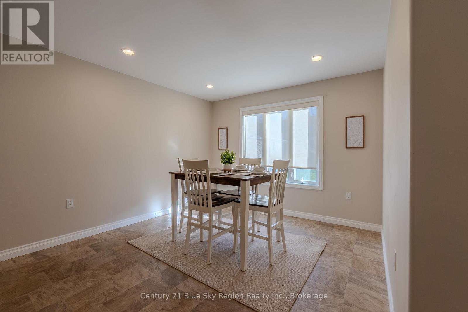 105 Third Street, West Nipissing, Ontario  P2B 3E1 - Photo 16 - X12540412