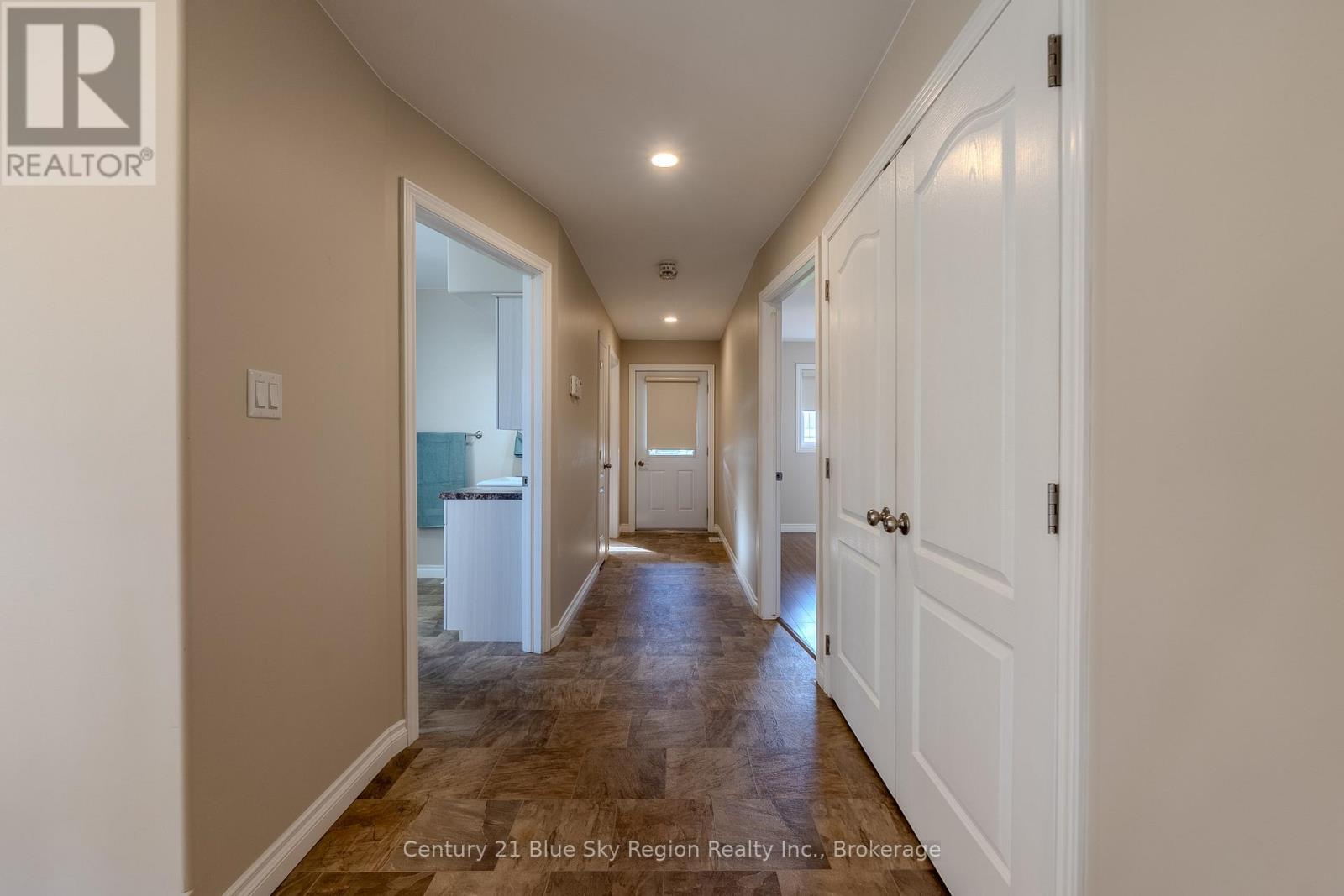 105 Third Street, West Nipissing, Ontario  P2B 3E1 - Photo 18 - X12540412