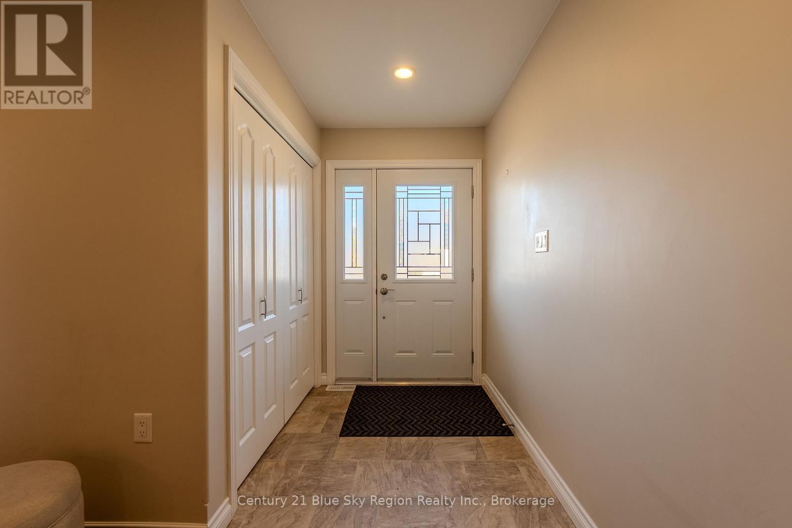 105 Third Street, West Nipissing, Ontario  P2B 3E1 - Photo 3 - X12540412