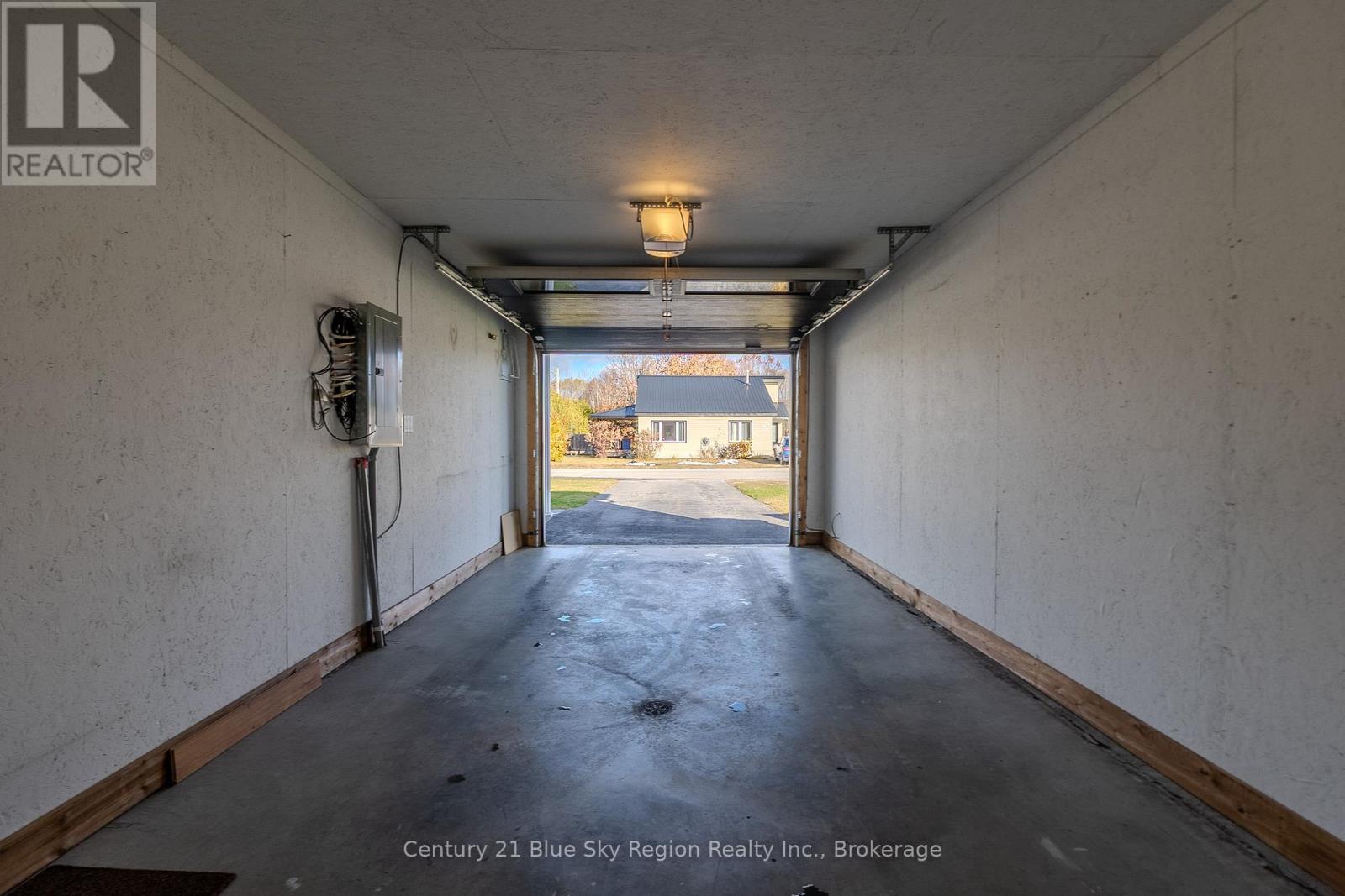 105 Third Street, West Nipissing, Ontario  P2B 3E1 - Photo 30 - X12540412