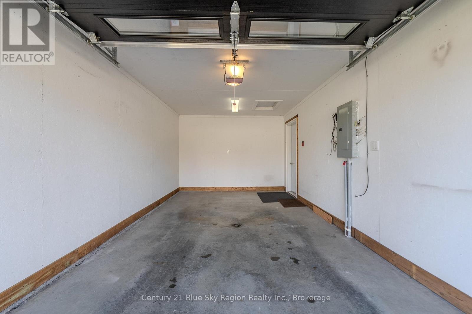 105 Third Street, West Nipissing, Ontario  P2B 3E1 - Photo 31 - X12540412