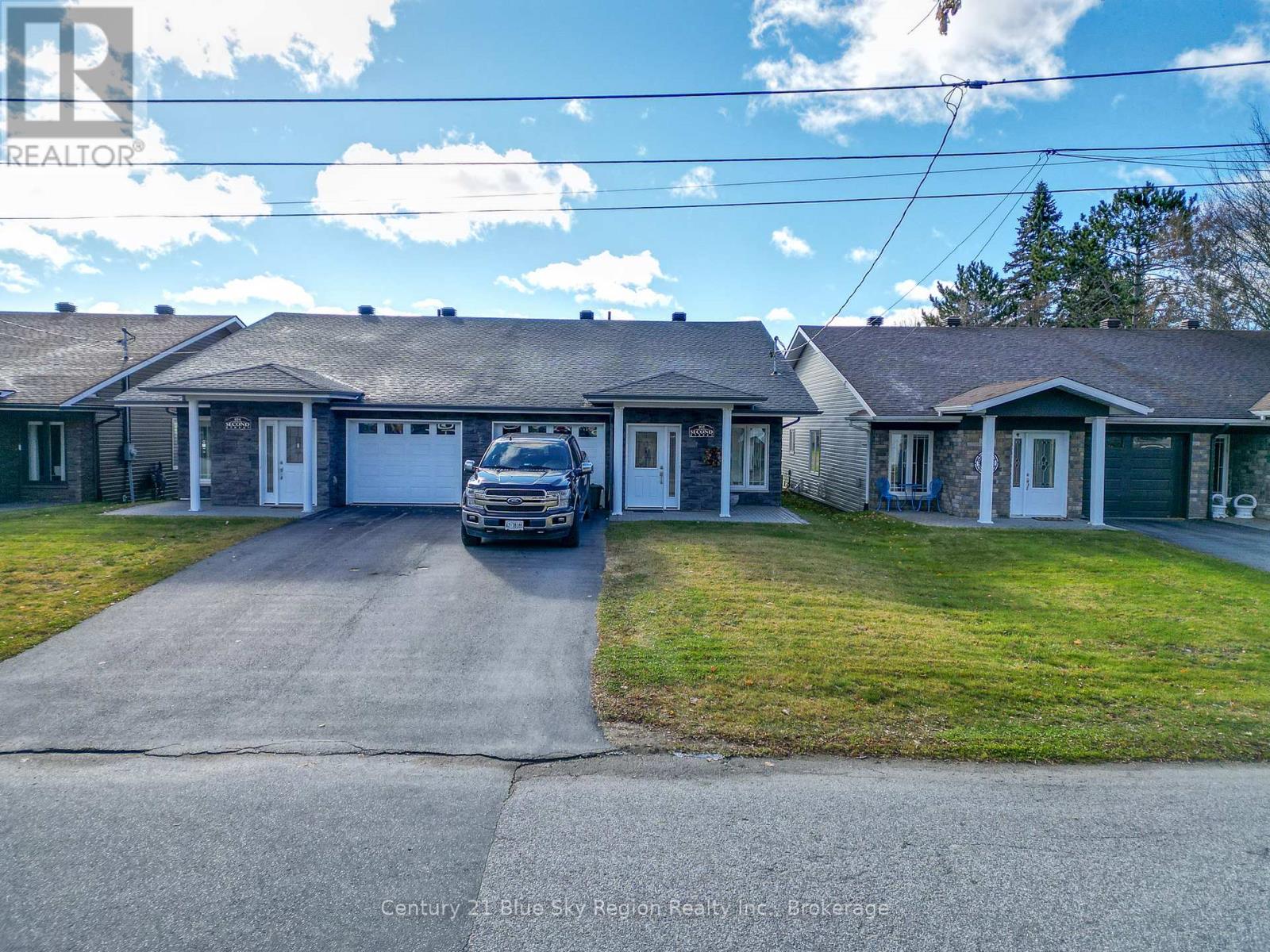 102 Second Street, West Nipissing, Ontario  P2B 3A7 - Photo 2 - X12540482