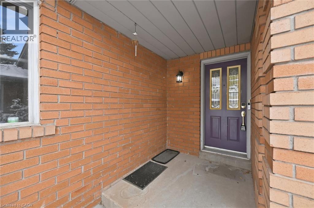 478 Taylor Crescent, Burlington, Ontario  L7L 6J8 - Photo 3 - 40787649