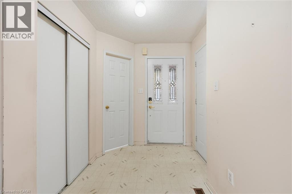 478 Taylor Crescent, Burlington, Ontario  L7L 6J8 - Photo 4 - 40787649