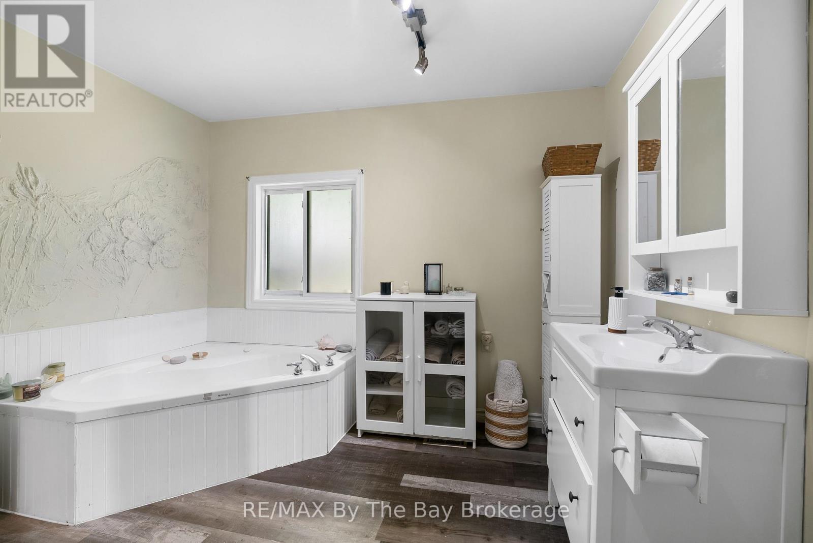 11 39th Street S, Wasaga Beach, Ontario  L9Z 1S2 - Photo 15 - S12540490