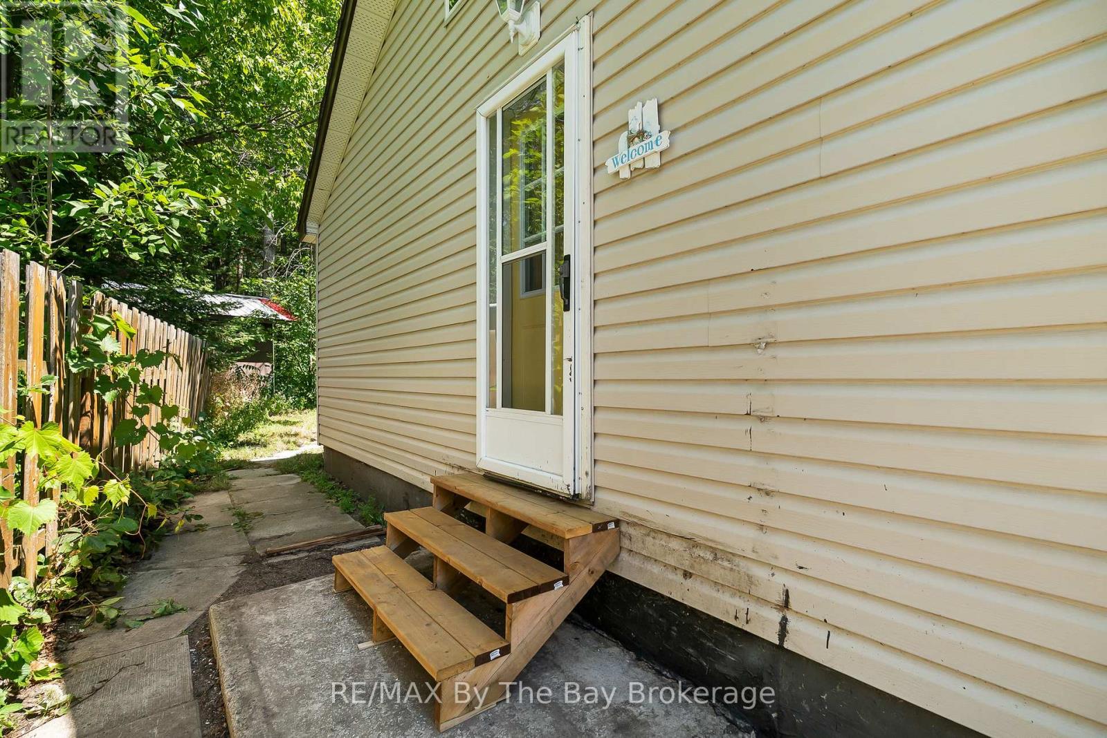 11 39th Street S, Wasaga Beach, Ontario  L9Z 1S2 - Photo 30 - S12540490