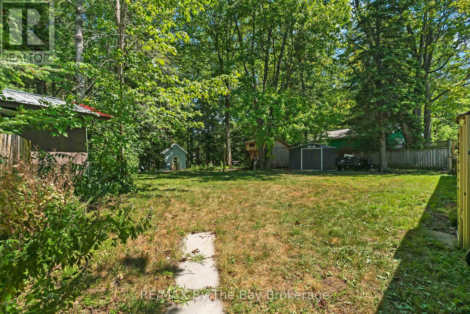 11 39th Street S, Wasaga Beach, Ontario  L9Z 1S2 - Photo 36 - S12540490