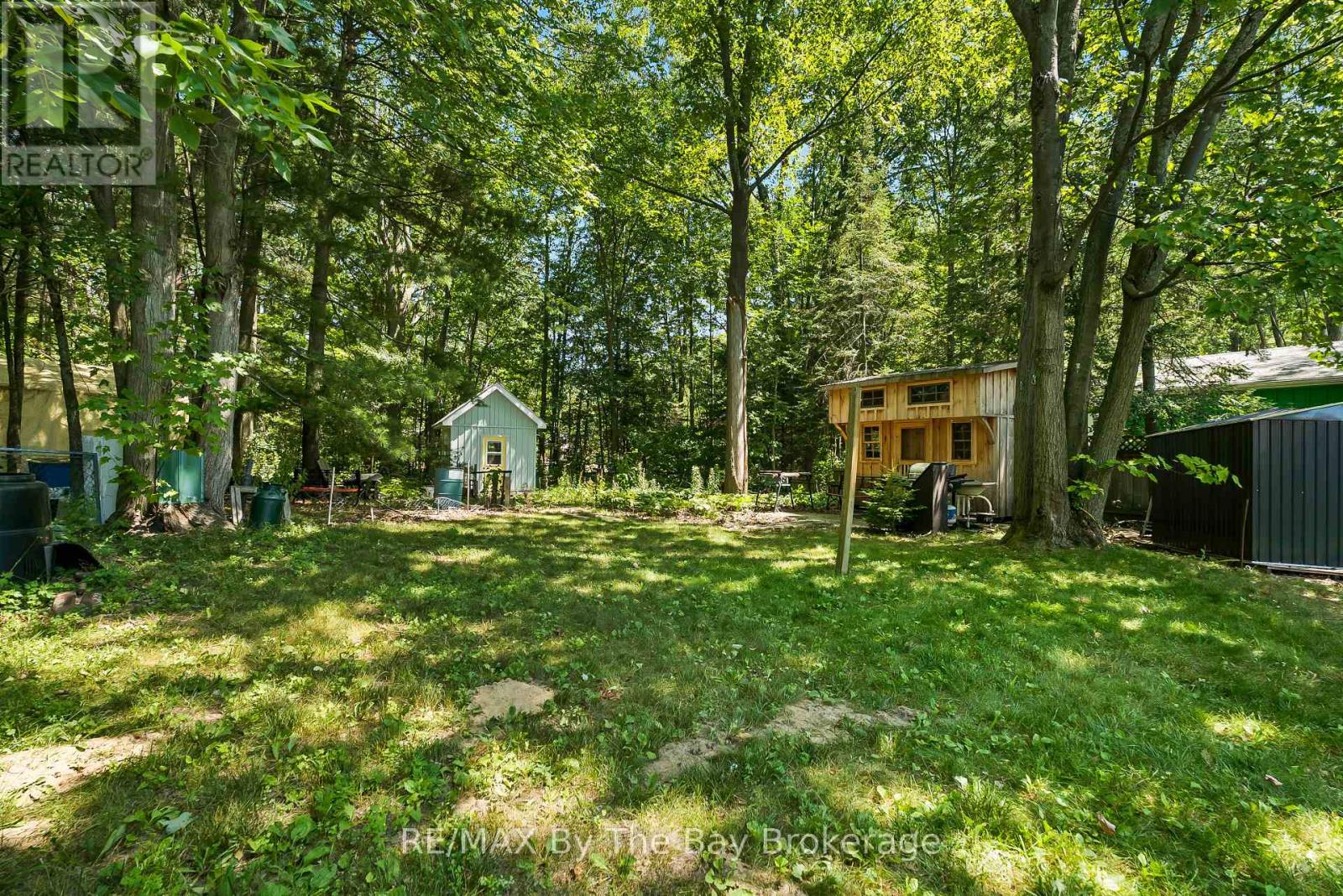 11 39th Street S, Wasaga Beach, Ontario  L9Z 1S2 - Photo 38 - S12540490