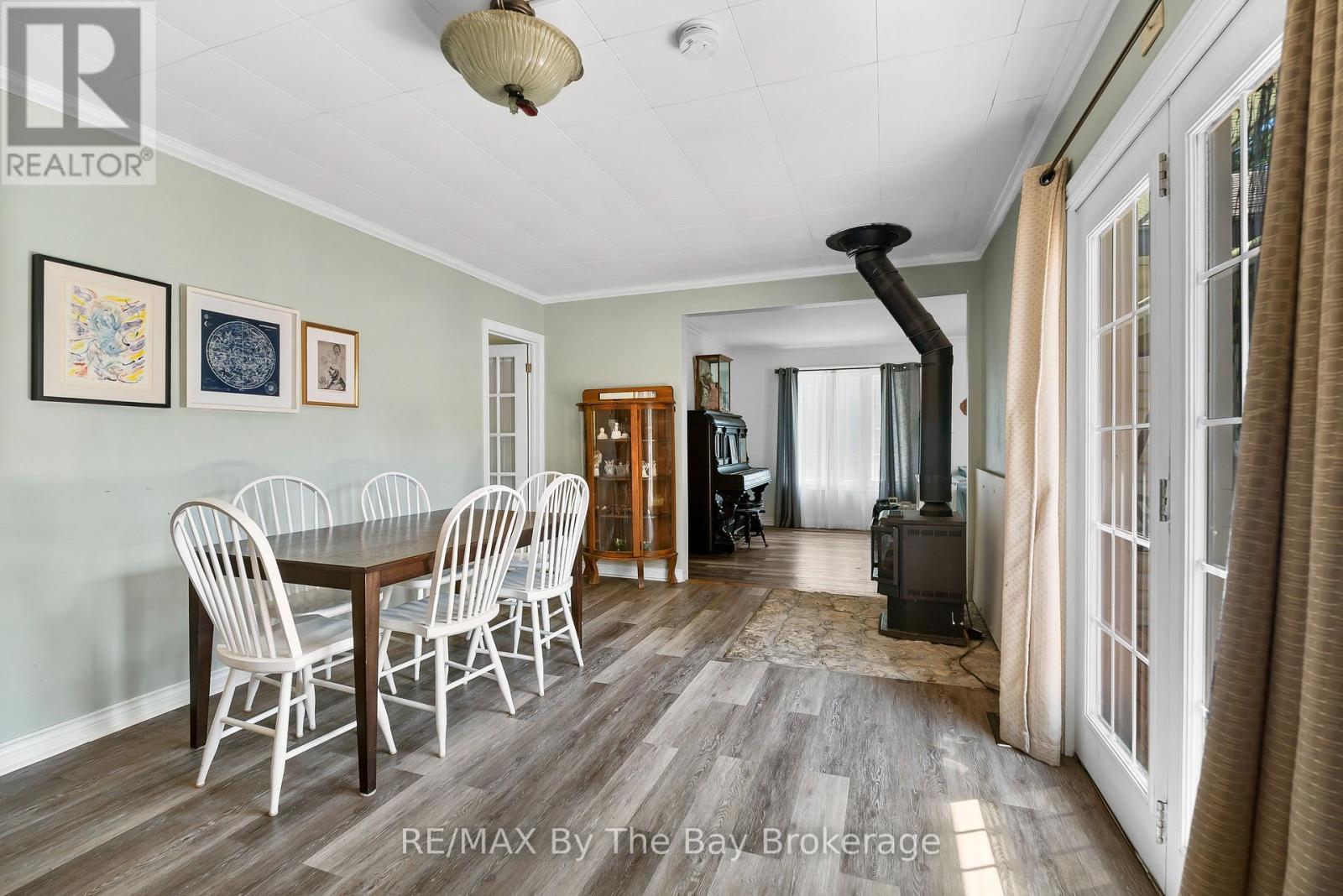 11 39th Street S, Wasaga Beach, Ontario  L9Z 1S2 - Photo 9 - S12540490