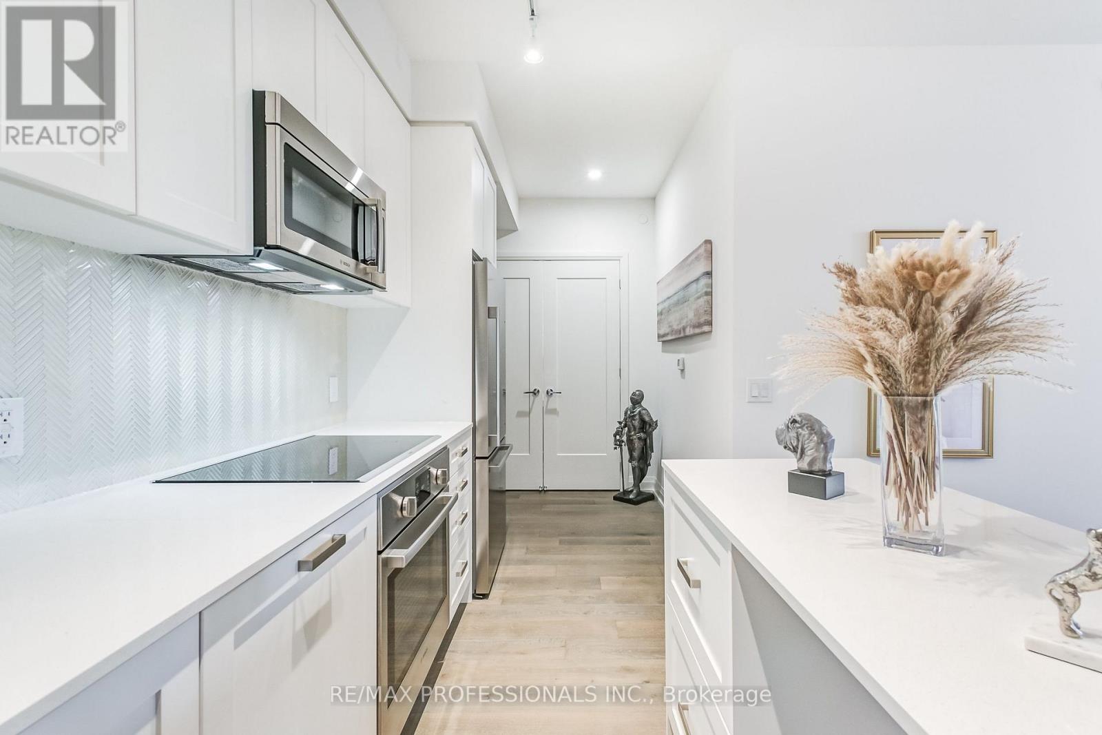 223 - 293 The Kingsway, Toronto, Ontario  M9A 0E8 - Photo 12 - W12540144