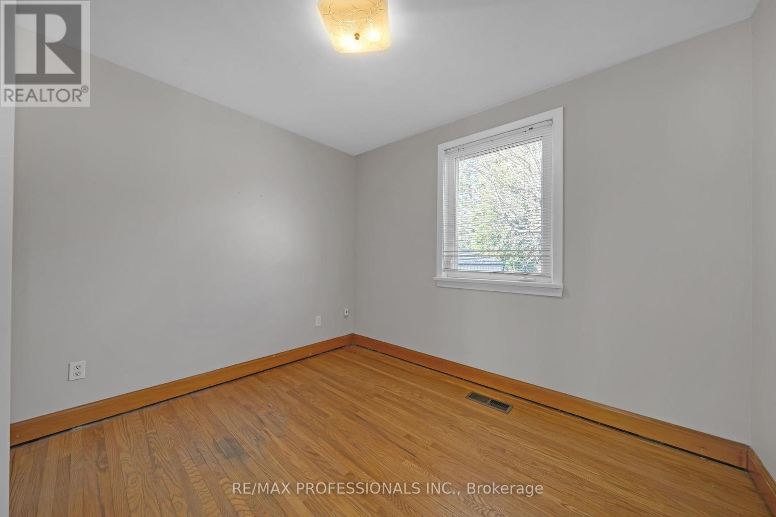 1185 Sylva Road, Mississauga, Ontario  L5E 1S5 - Photo 12 - W12540188