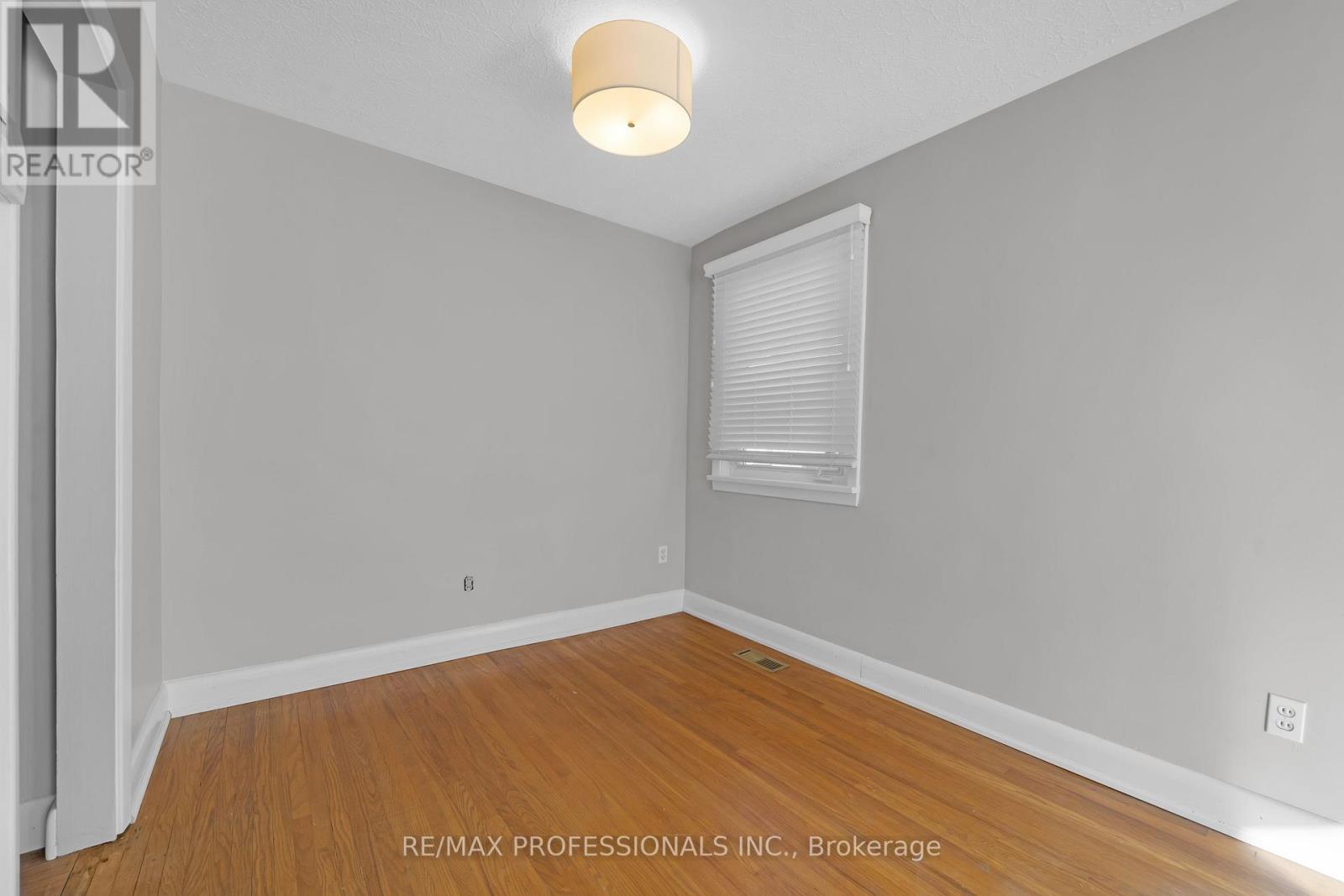 1185 Sylva Road, Mississauga, Ontario  L5E 1S5 - Photo 8 - W12540188