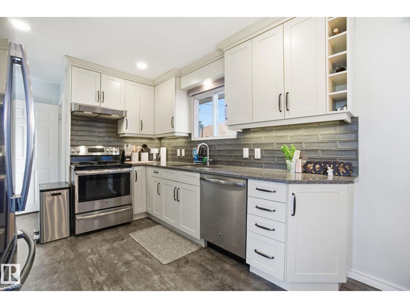 10657 St Gabriel School Rd Nw, Edmonton, Alberta  T6A 3S4 - Photo 13 - E4465568