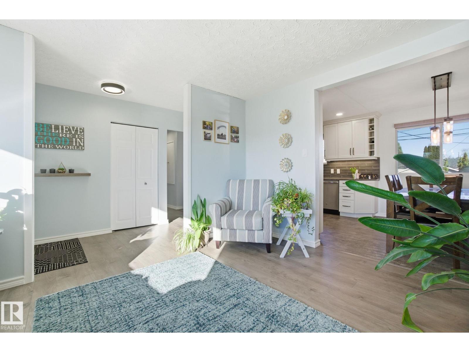 10657 St Gabriel School Rd Nw, Edmonton, Alberta  T6A 3S4 - Photo 8 - E4465568