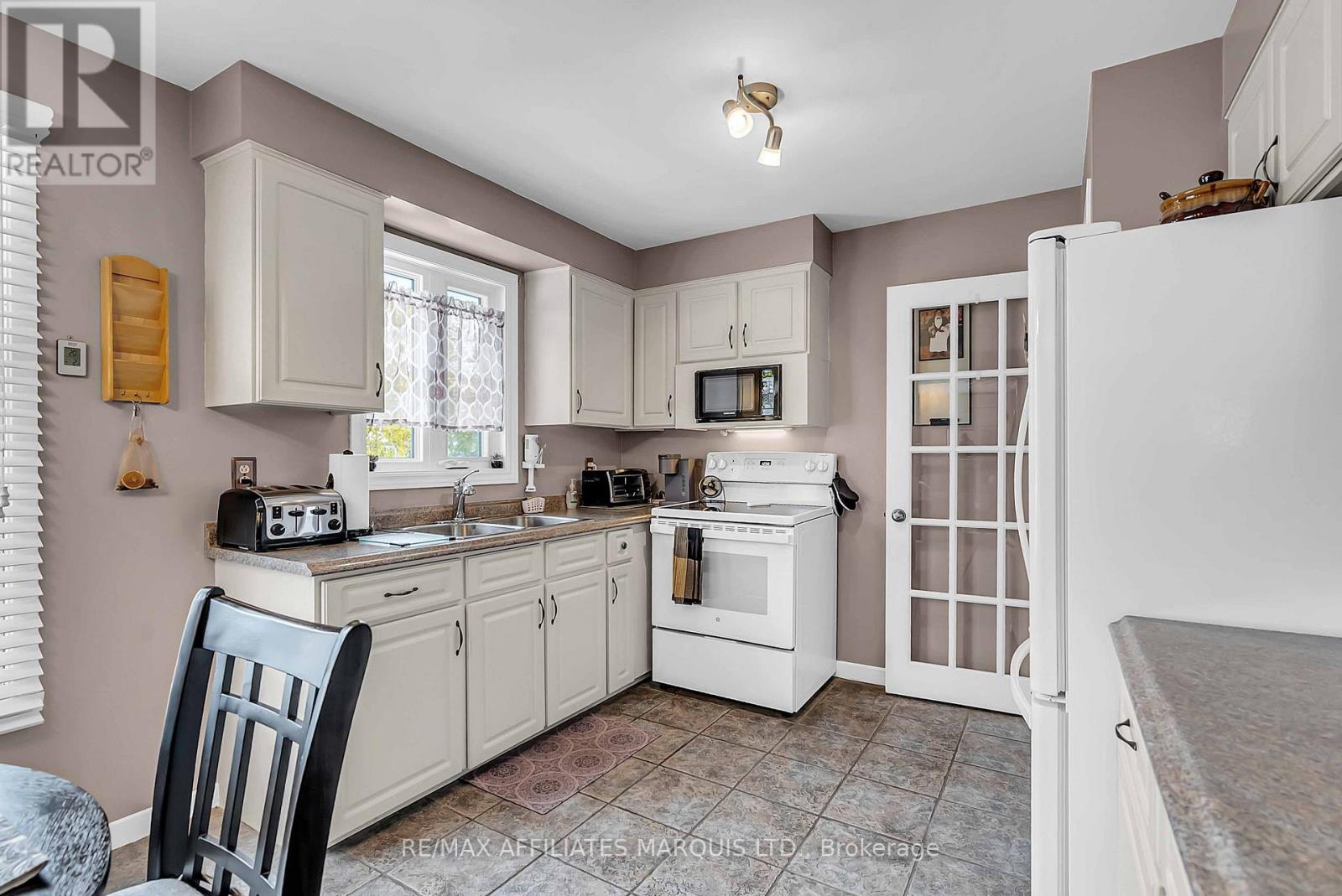 50 Valecrest Drive, Cornwall, Ontario  K6H 6E1 - Photo 10 - X12540328