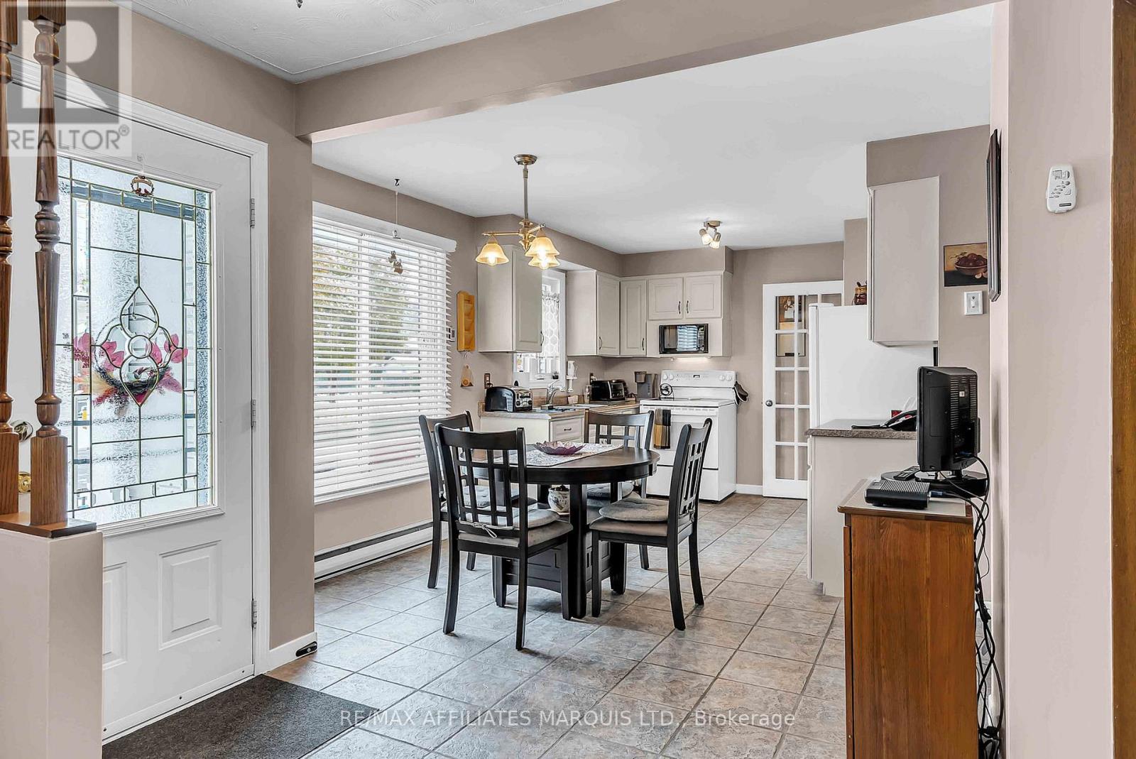 50 Valecrest Drive, Cornwall, Ontario  K6H 6E1 - Photo 8 - X12540328