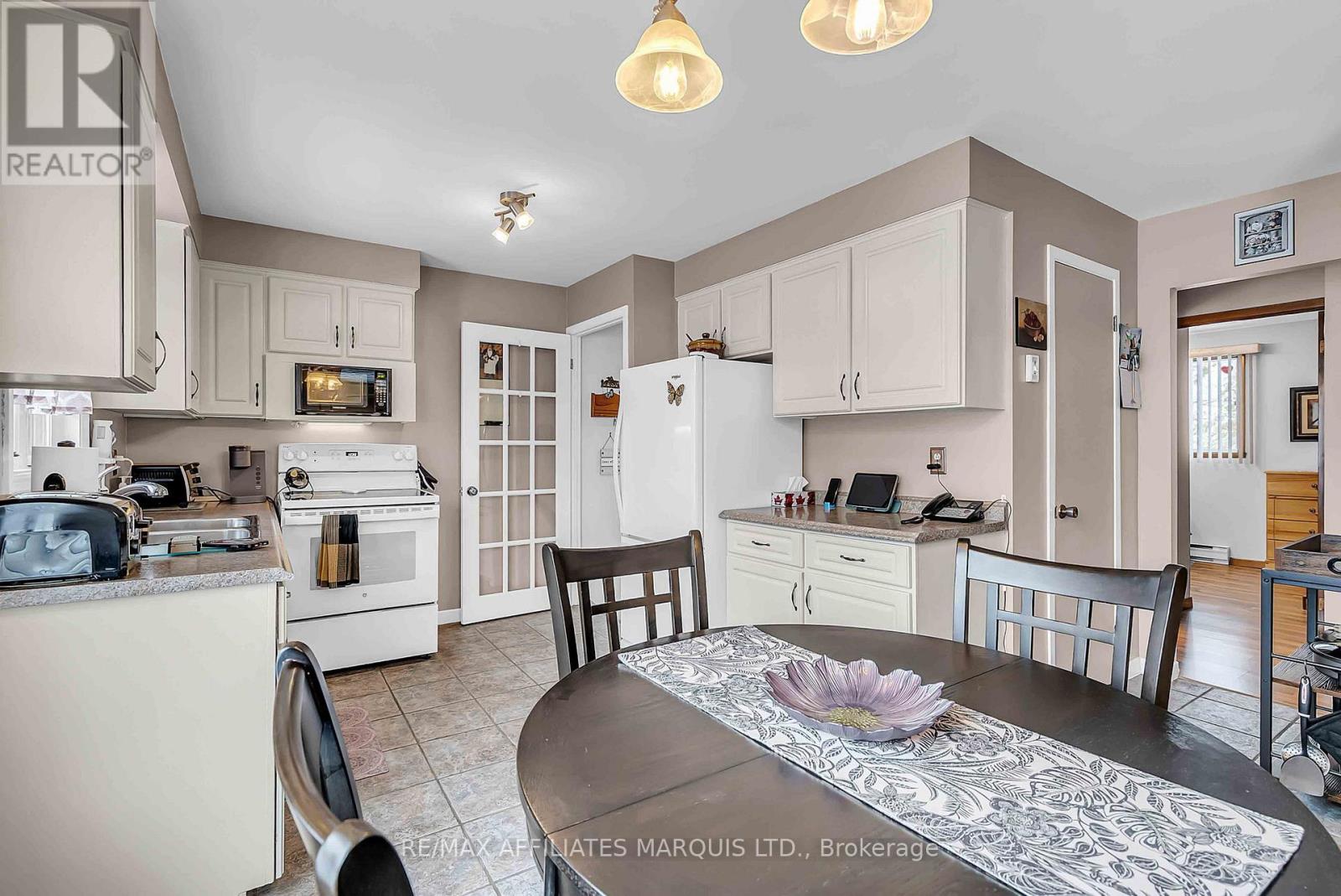 50 Valecrest Drive, Cornwall, Ontario  K6H 6E1 - Photo 9 - X12540328