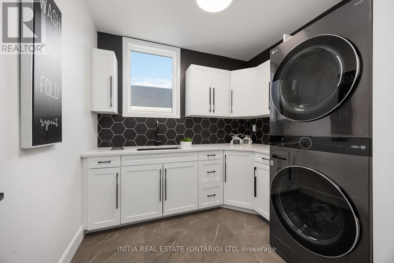 7007 Blue Coast Heights, Plympton-Wyoming, Ontario  N0N 1E0 - Photo 19 - X12514402