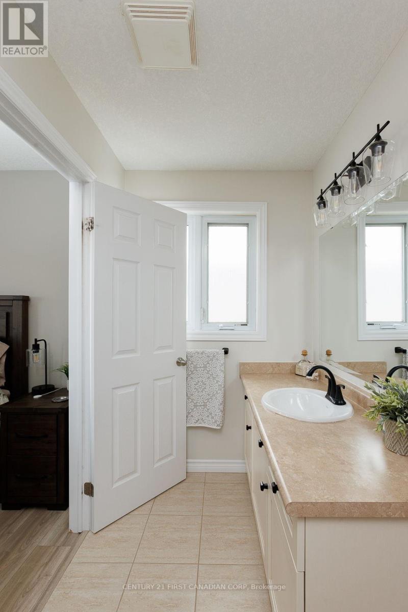 2459 Asima Drive, London South, Ontario  N6M 0B3 - Photo 25 - X12540524